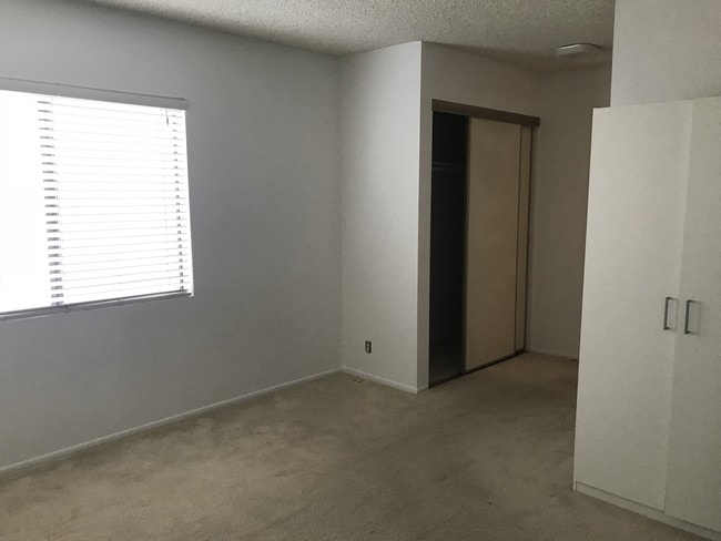 Bedroom - 116 S Chapel Ave