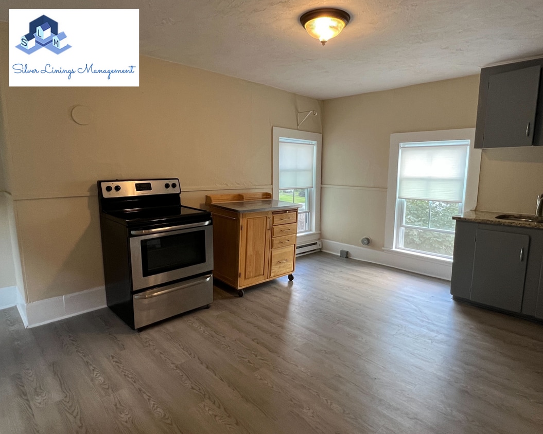 27 Union St Unit 2, Gardner, MA 01440 Room for Rent in Gardner, MA