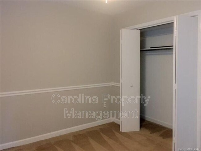 Building Photo - 12200 Painted Tree Rd