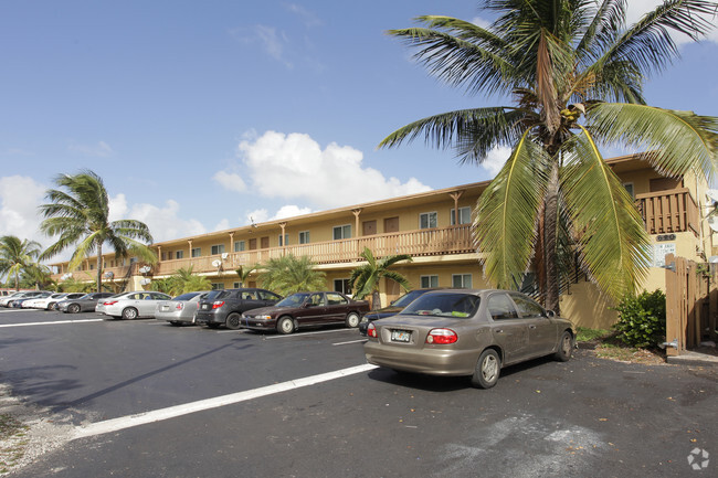 Building Photo - Pompano Gardens