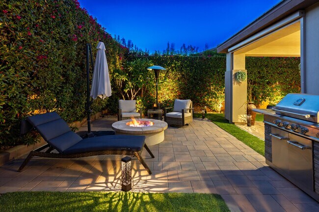 Foto del edificio - 51287 Longmeadow St
