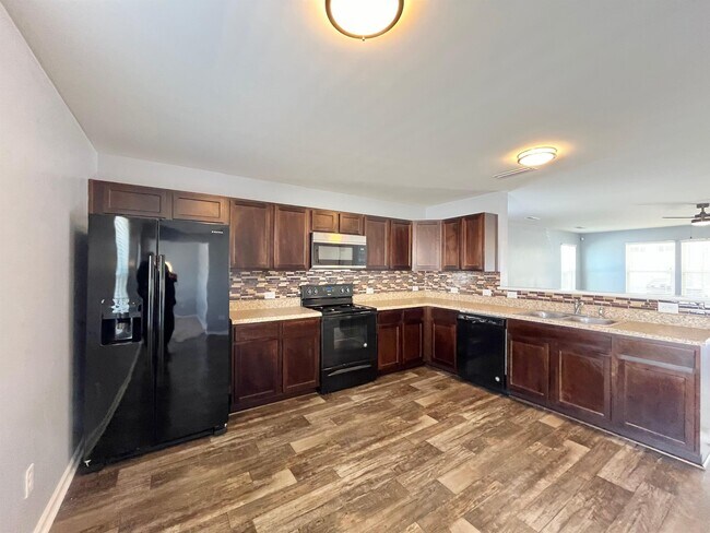 Foto del edificio - 823 Georgia Oak Ln