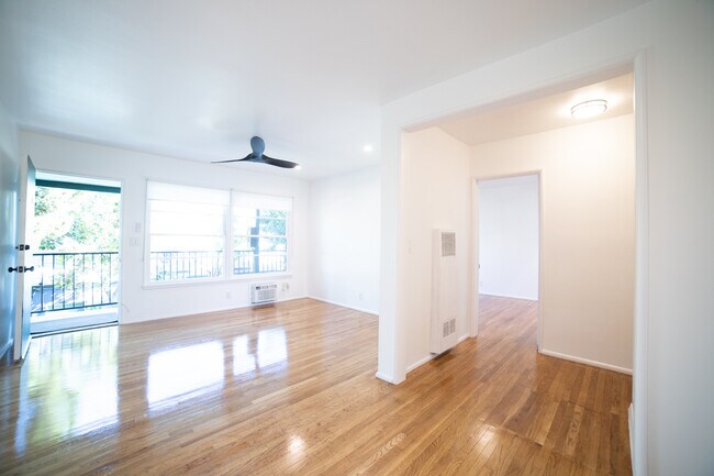 Foto del edificio - 11638 Riverside Dr