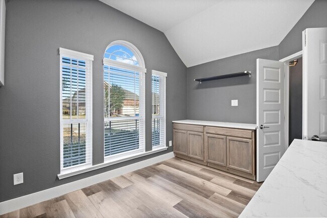 Foto del edificio - 7039 Villa Mountain Ln