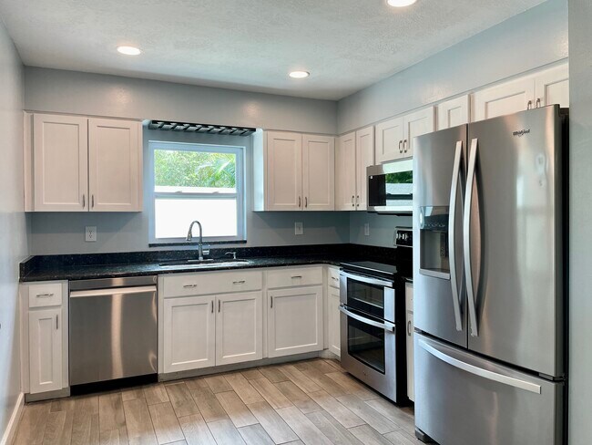 Foto del edificio - 1701 Haverhill Ct