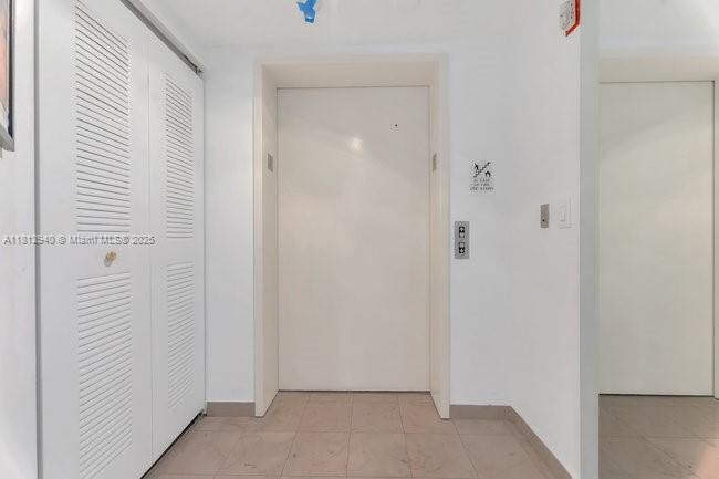 Foto del edificio - 9595 Collins Ave