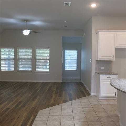 Foto del edificio - 2811 Willow Ln