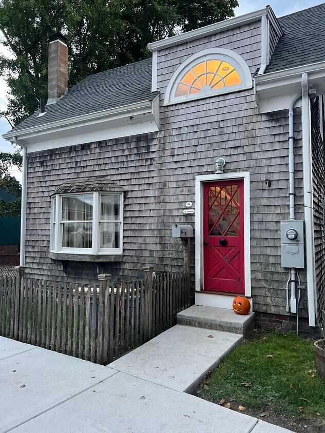 Foto principal - 25 Eastern Ave