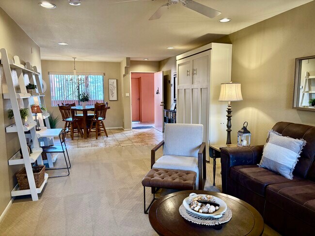 Foto del edificio - 12222 N Paradise Village Pky W