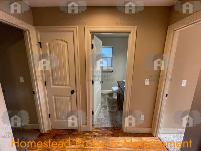 Foto del edificio - Single level, 3 bedroom house in desired neighborhood of Keizer!