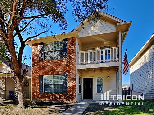 Foto del edificio - 6323 Mountain Pines Ln
