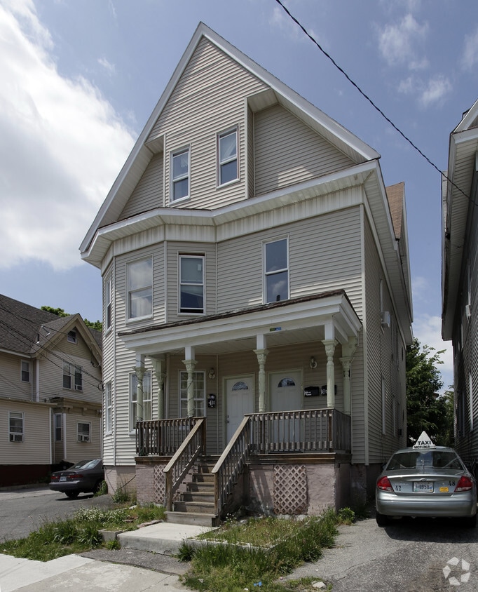 Building Photo - 25 Adelaide Ave