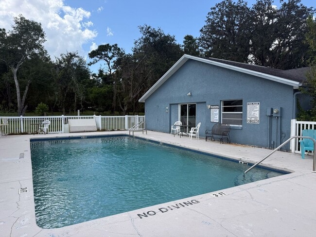 Building Photo - 4719 Silver Cir