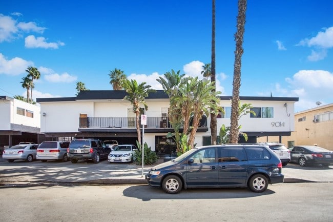 Building Photo - 9014 Orion Ave