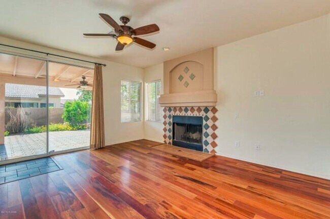 Building Photo - Charming Spacious 4 Bed. 3 Ba. Home with 3 Car Gar. Located the Desirable Continental Ranch