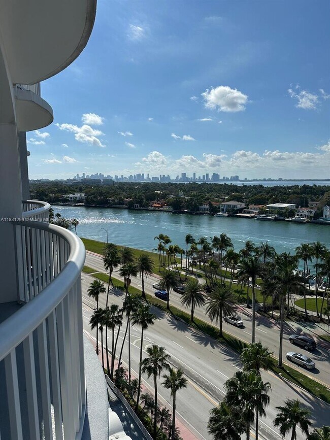 Foto del edificio - 5401 Collins Ave