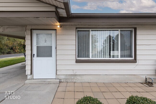 Foto del edificio - 2 Bedroom, 1 Bathroom South Jordan Duplex
