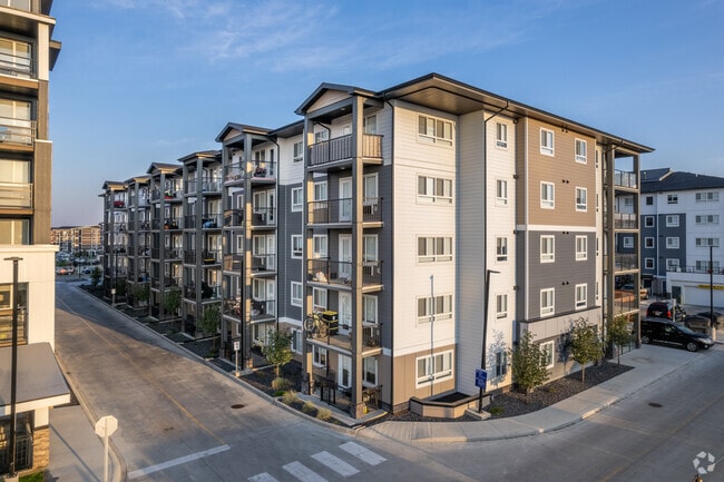 Building Photo - Vista