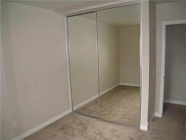 Building Photo - 9909 Azuaga St