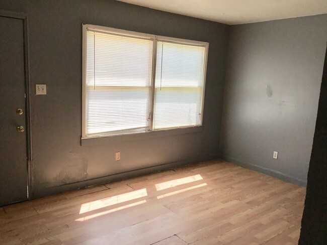 Building Photo - 3 br, 1 bath House - 1817 Peachtree