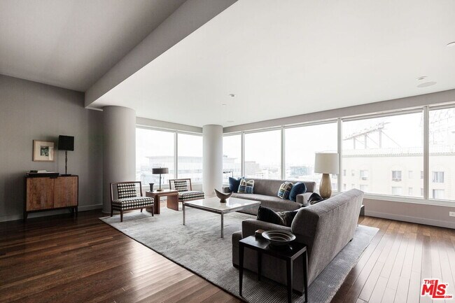 Foto del edificio - 6250 Hollywood Blvd