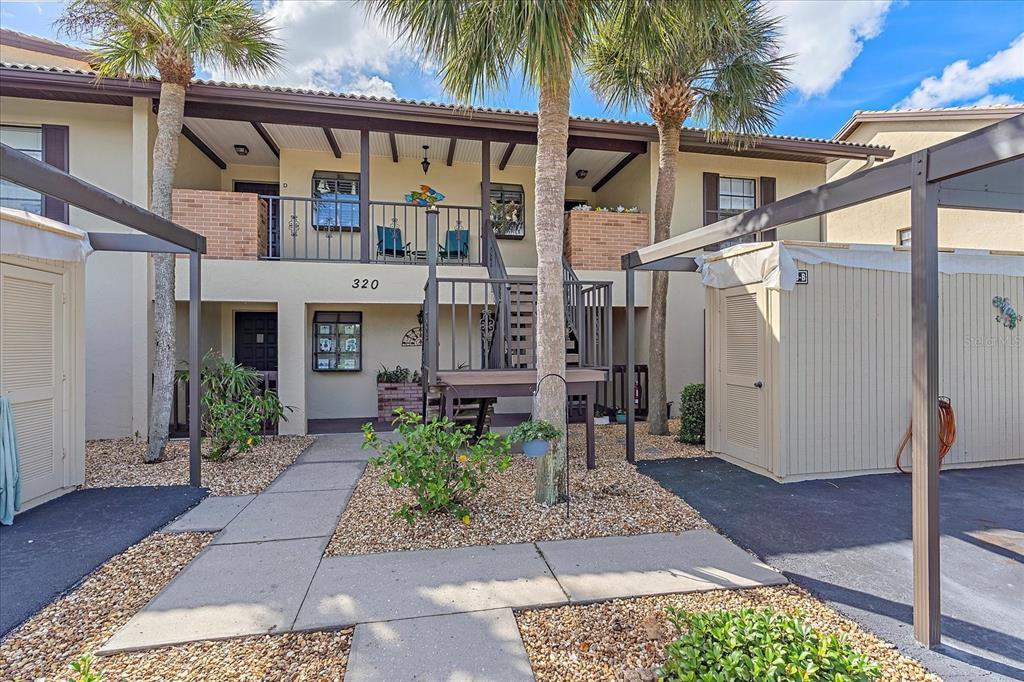 Foto principal - 320 Mission Trail N
