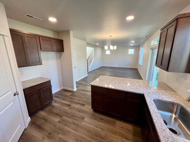 Foto del edificio - 3667 Ford Dr