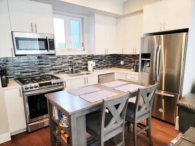 Foto del edificio - 3735 Kalamath St