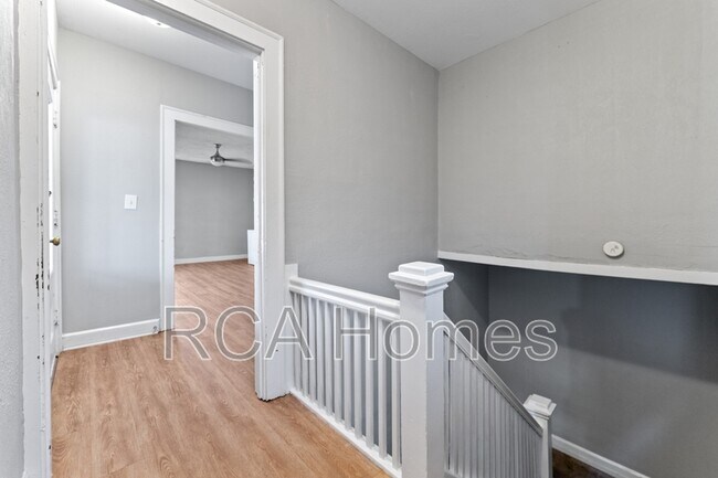 Foto del edificio - 2956 Ruckle St