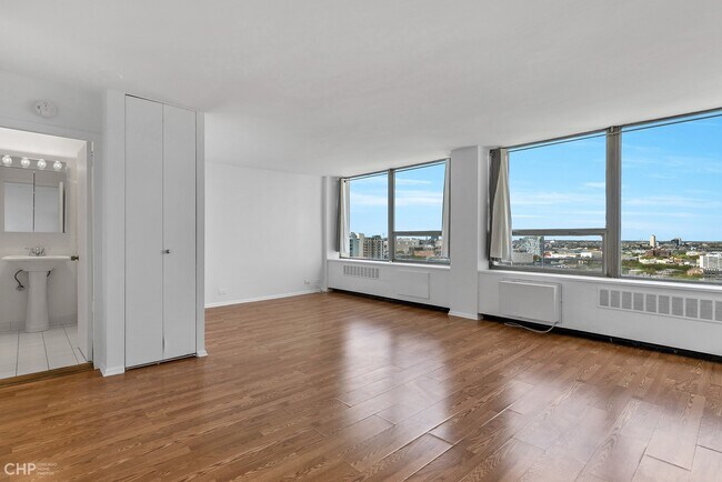 Foto del edificio - 1355 N Sandburg Terrace