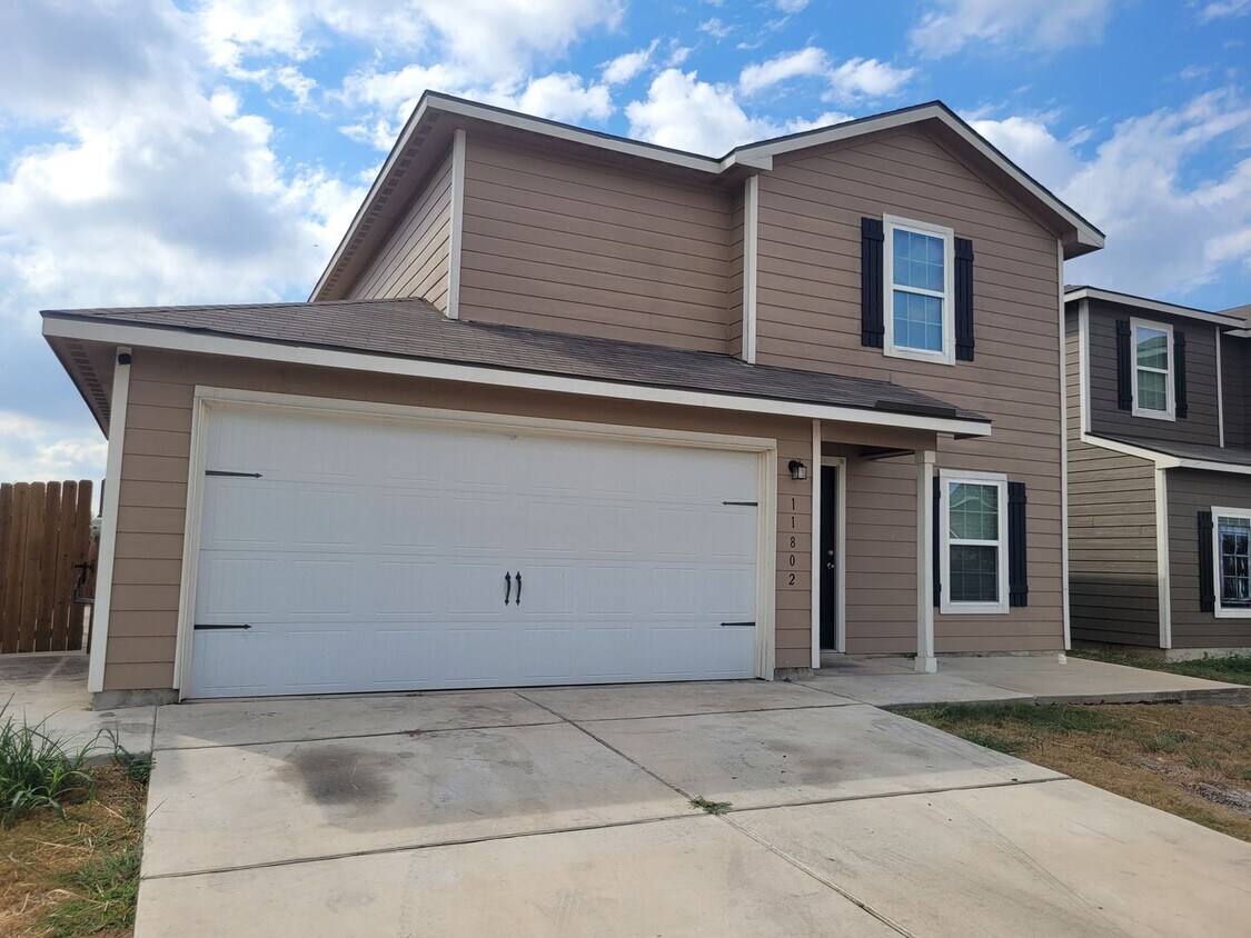 3bd 2.5 Home in Luckey Ranch - 3bd 2.5 Home in Luckey Ranch