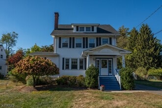 Building Photo - 176 Grove Ave