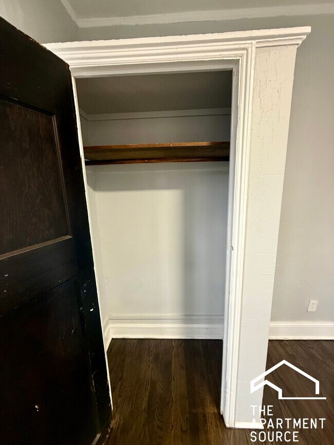 Foto del edificio - 1030 E Hyde Park Blvd