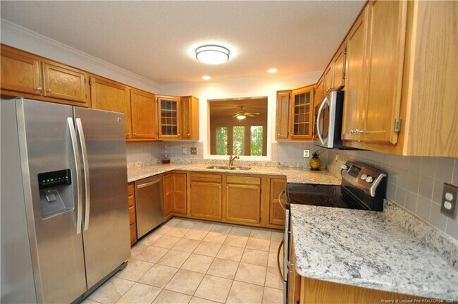 Foto del edificio - 240 Beechtree Dr