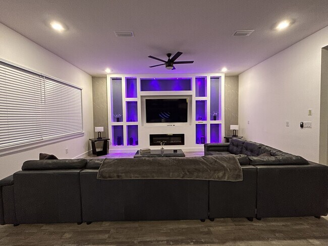 Foto del edificio - 3615 Anderson Ave