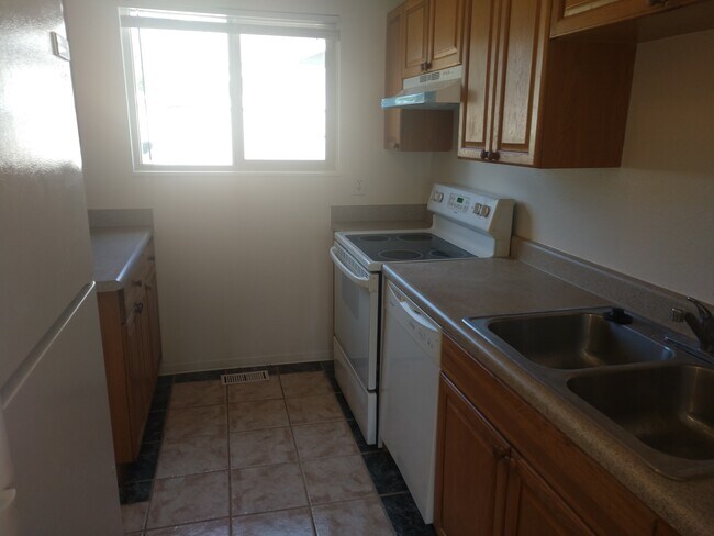 Building Photo - 5711 W 92nd Ave