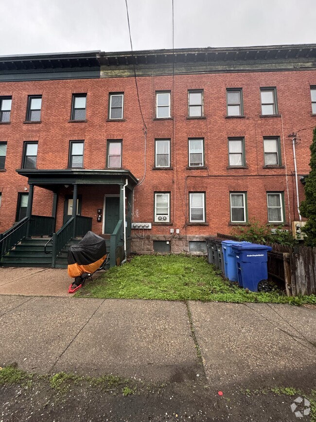 Building Photo - 133 Hungerford St