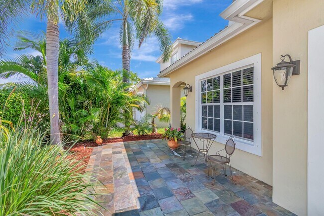 Foto del edificio - 6788 Hendry Dr