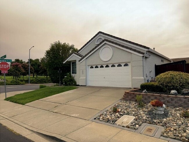 Building Photo - 900 Bluewater Dr