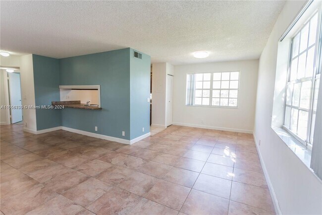 Foto del edificio - 8710 SW 3rd St