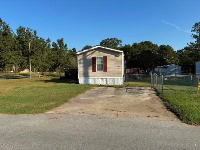 Building Photo - 3601 Golden Valley Dr