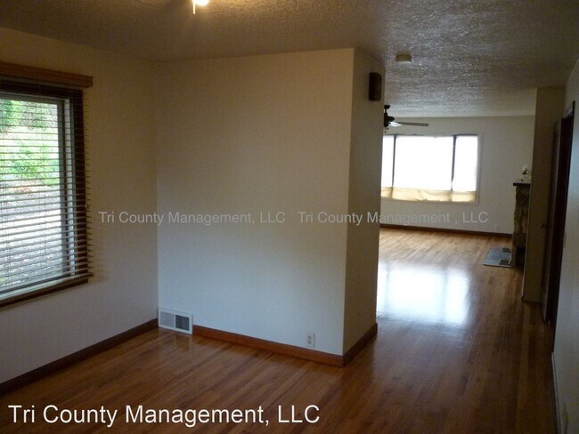 Building Photo - 5 br, 3 bath House - 17415 SE Oatfield Rd