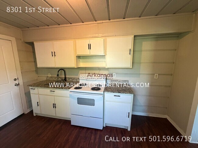 Foto del edificio - 8301 1st St