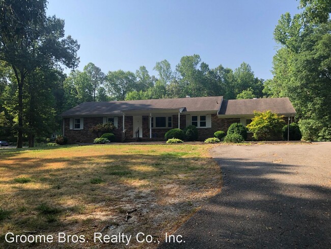 Foto del edificio - 3 br, 2 bath House - 4501 New Kent Highway