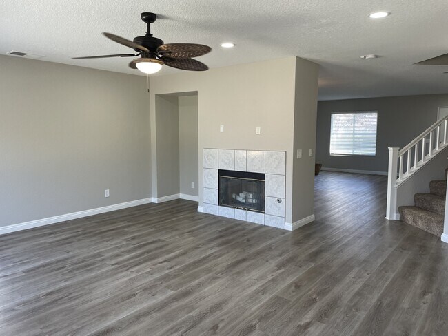 Foto del edificio - 38661 Annette Ave