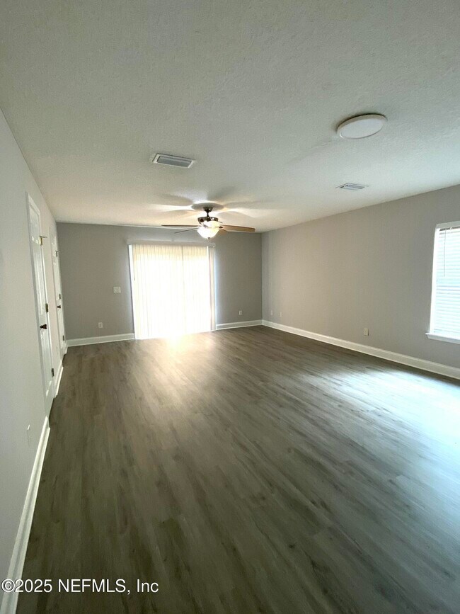 Foto del edificio - 86069 Pineview Dr