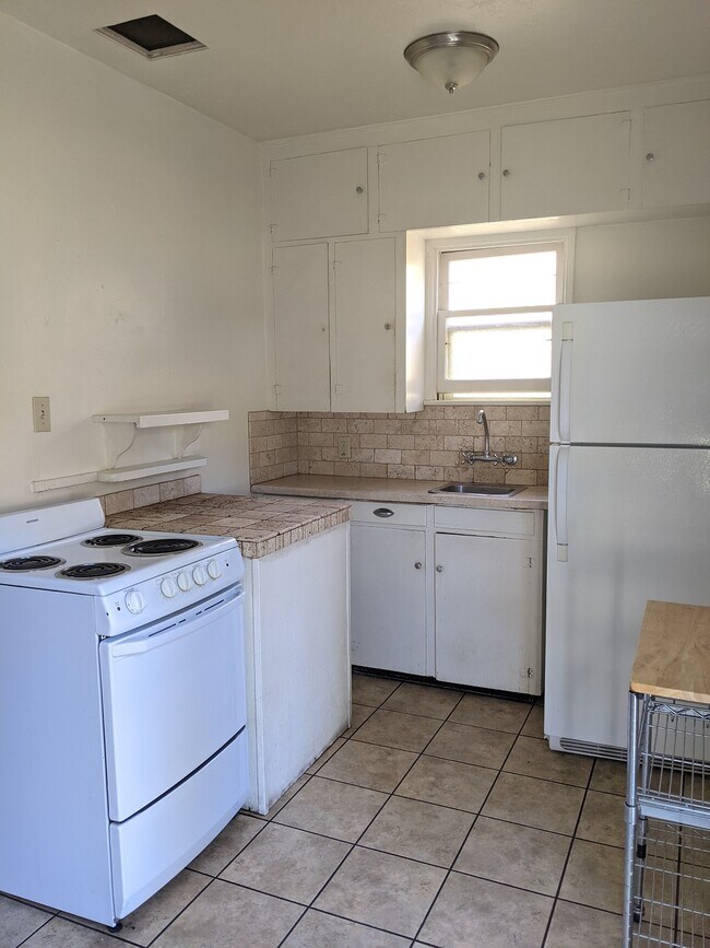 Foto del edificio - 303 Capistrano Ave