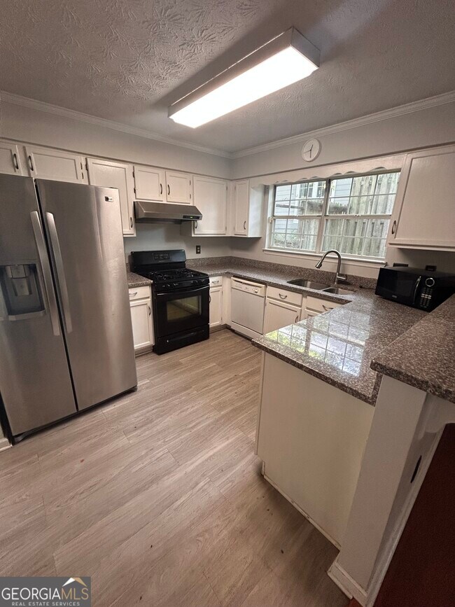 Foto del edificio - 1089 Ashbury Dr
