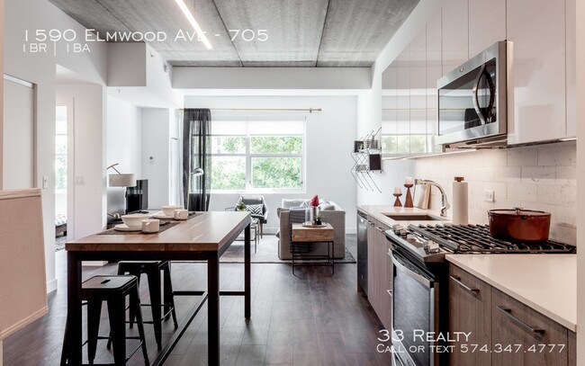 Building Photo - Centrum Evanston - Luxury 1 Bedroom