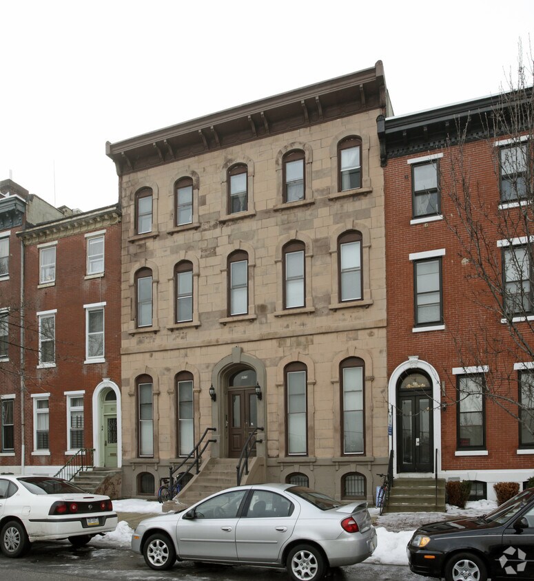 Primary Photo - 1822-1824 Green St